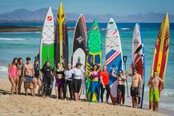 Gruppenfoto aller Paddler/innen